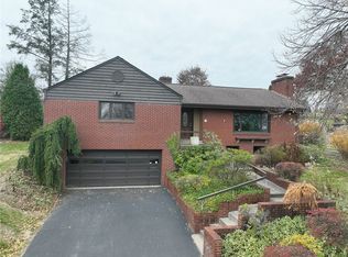 86 Country Club Dr, Pittsburgh, PA
