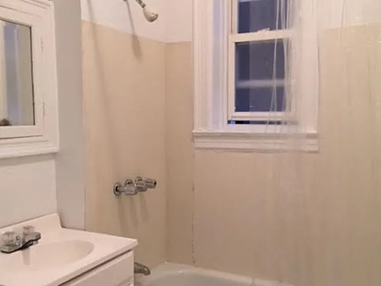 239 Danforth Avenue — Photo 8