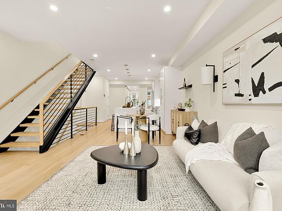 2nd image of 41 Q St NE #2