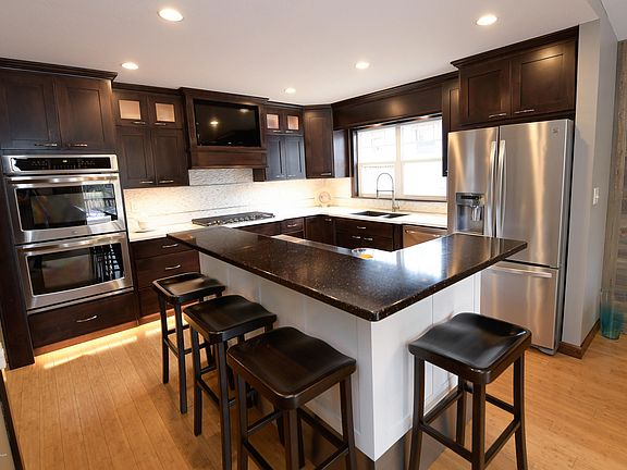 4th image of 2547 Clover Dr