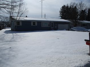 1636 S Cherry Dr, Stevensville, MI 49127