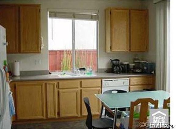 3rd image of 418 Paintbrush Dr