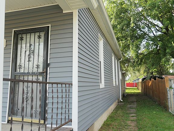 3rd image of 211 Wisconsin St