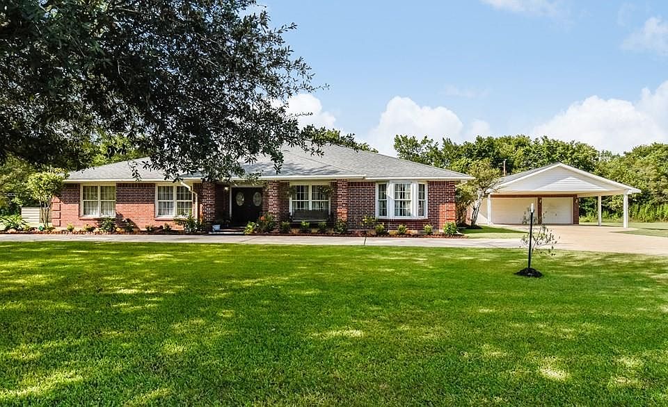 1st image of 7713 Longleaf Dr