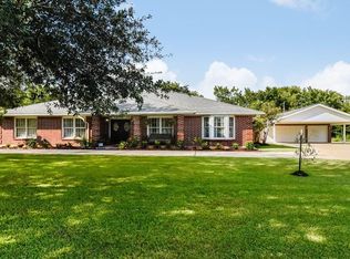 7713 Longleaf Dr, Pearland, TX 77581