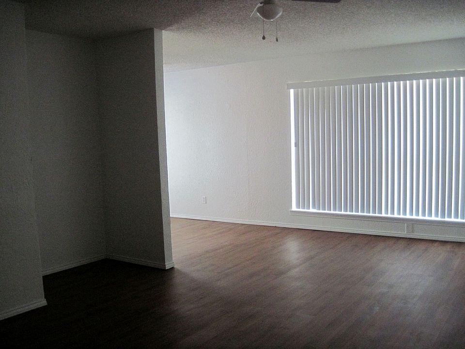 1st image of 630 Jefferson St E APT 6