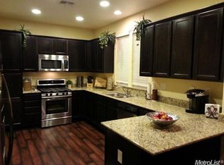 165 Barnhill Dr, Folsom, CA 95630