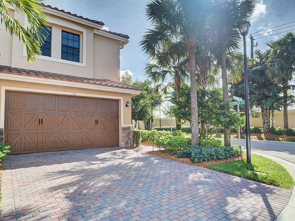 1st image of 128 Riverwalk Cir W