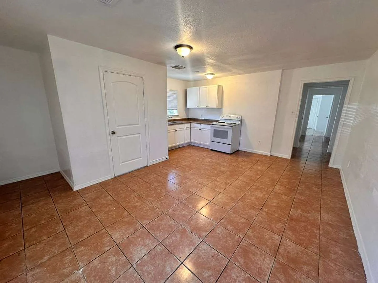 306 Lake Rd — Photo 2