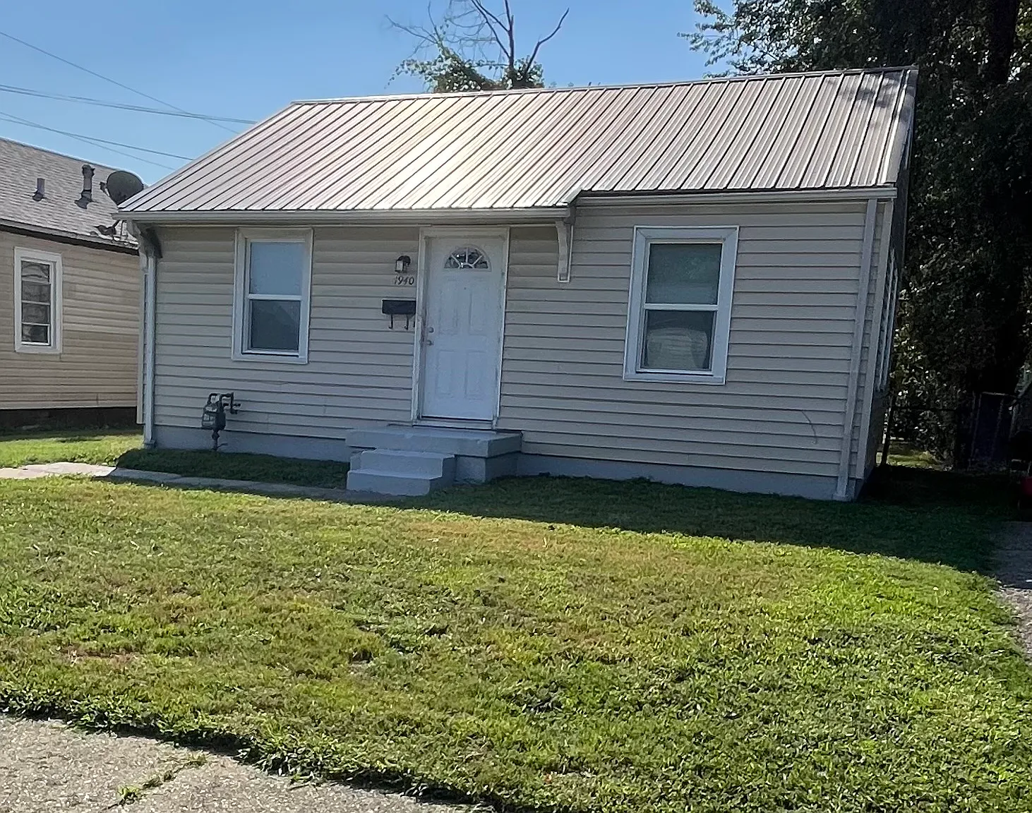 2 bed, 700 sqft, $995 — Photo 2