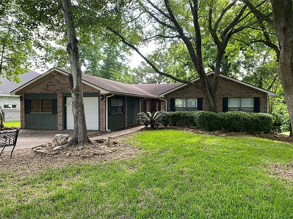 2nd image of 461 Imperial Cir