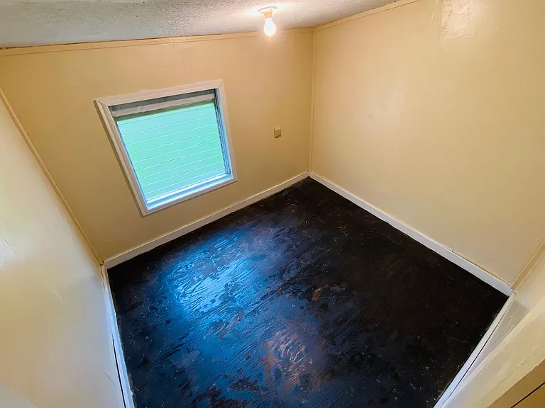 365 E Irby St — Photo 18