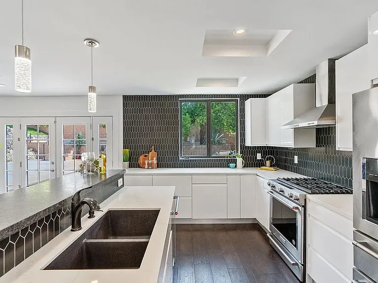 13940 Bermax Ave — Photo 16