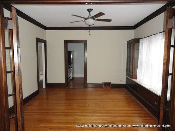 4th image of 317 E 211th St