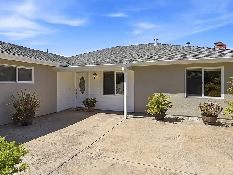2317 Wooster Ave — Photo 3
