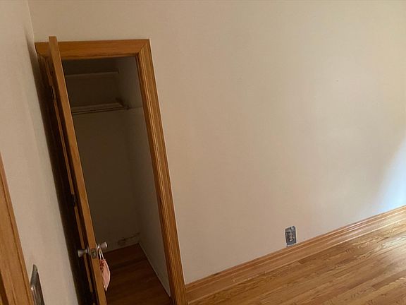 4th image of 6757 N Artesian Ave #1