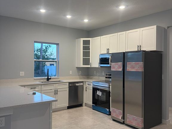 2nd image of 1294 Fargo St