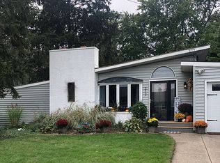 312 S Chicago St, New Buffalo, MI 49117