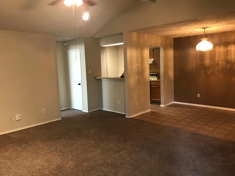 9913 Plainfield Dr — Photo 4