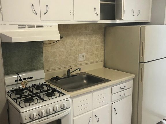 2nd image of 2480-4 Clovercrest Dr
