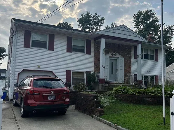 116 Bark Avenue, Central Islip, NY 11722