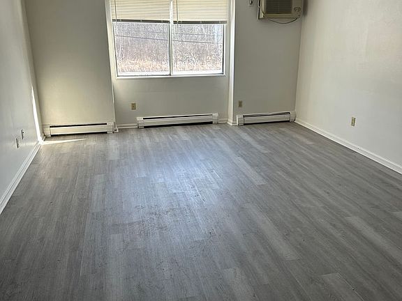 2nd image of 8280 Southern Blvd APT 5