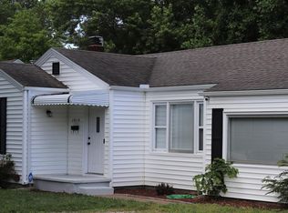 1915 S Roanoke Ave, Springfield, MO 65807