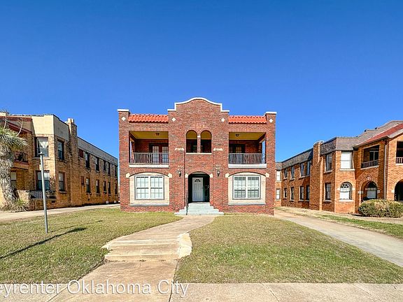 2nd image of 817 East Dr #11160266