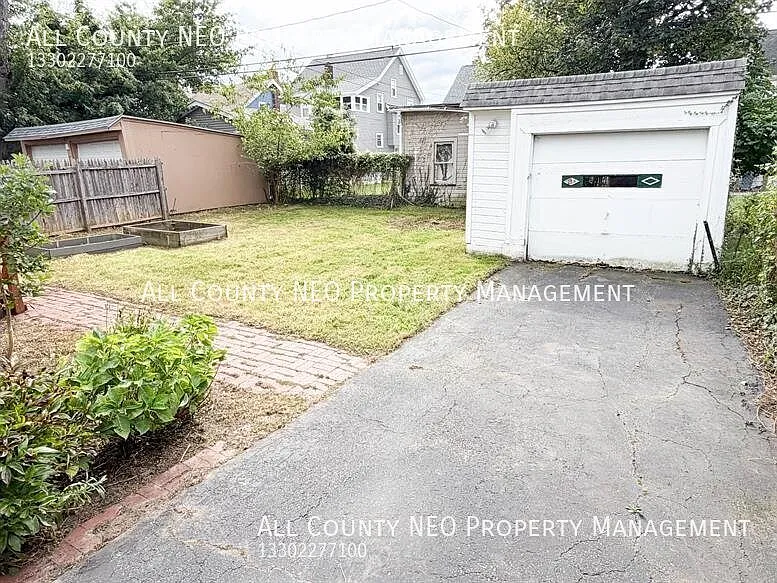 Charming 3-bedroom, 1-bath home in Garfield Heights! — Photo 3