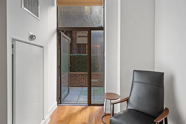 Rented by Compass | media 7