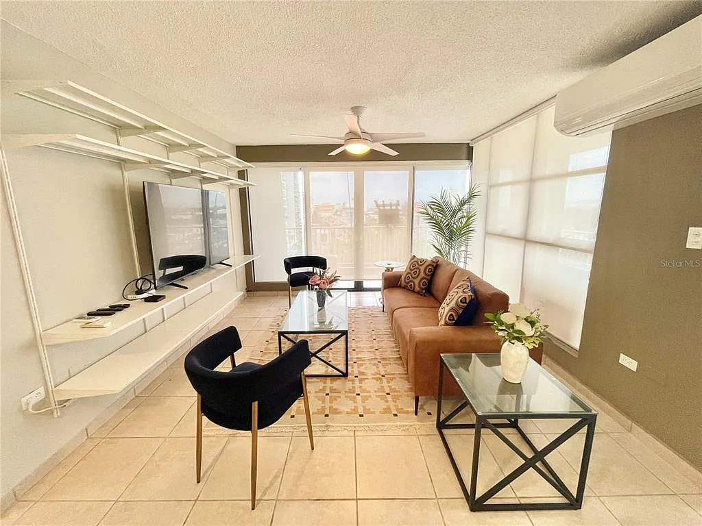 2 bed, 2.0 bath, 1200 sqft, $3,000 — Photo 2