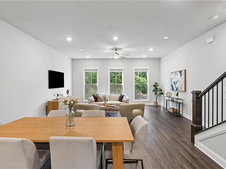 857 Constellation Dr — Photo 11