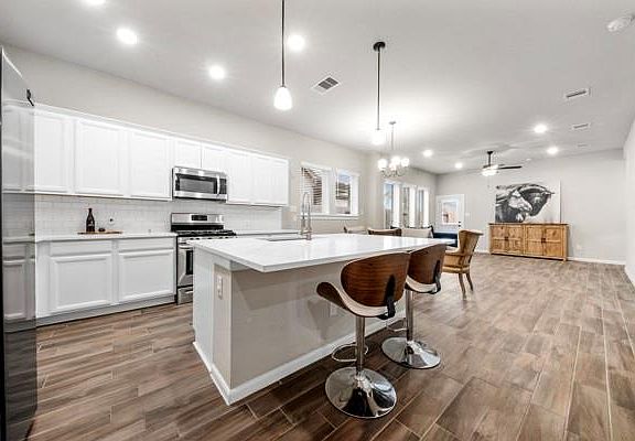 3rd image of 7388 Mount Greylock Loop