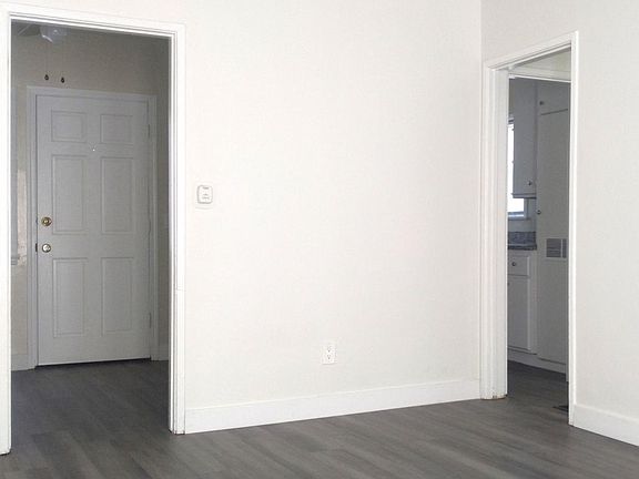 5th image of 4544 N Lakewood Blvd