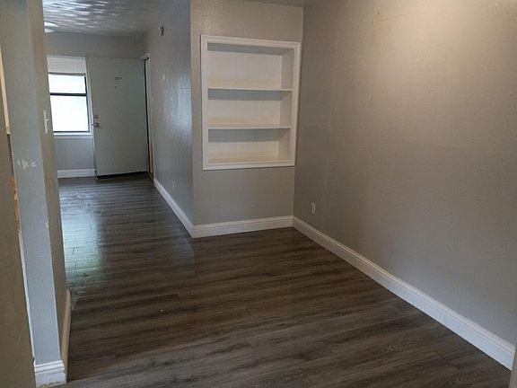 3rd image of 2104 Oakhurst Dr Suite 200