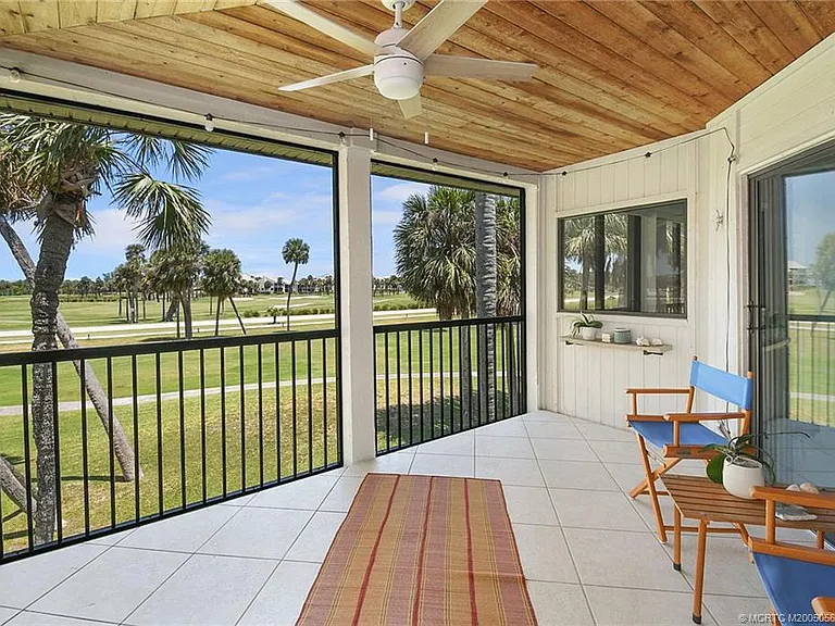 324 NE Golfview Cir #324 — Photo 36