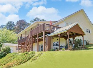 63 Chatuge Village Cir, Hayesville, NC 28904