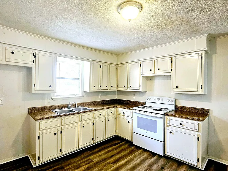 4415 County Road 1152 — Photo 8