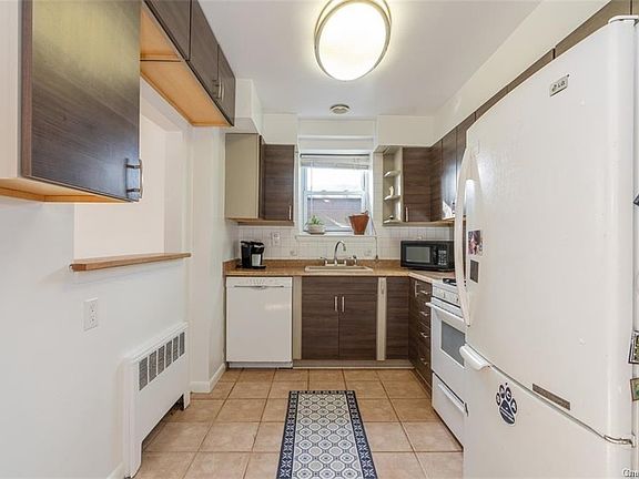 5th image of 133 S Highland Ave #B2