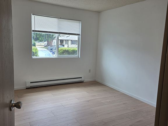 4th image of 3814 D Pl SE APT 2