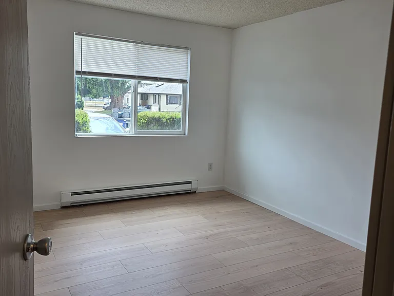 3814 D Pl SE #2 — Photo 4