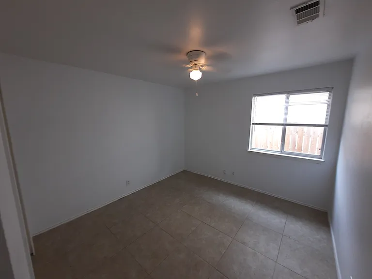 1335 Cougar Country — Photo 22