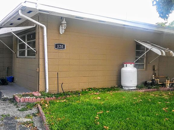 2nd image of 120 NW 197th St