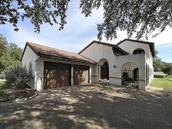 2nd image of 102 Acapulco Dr