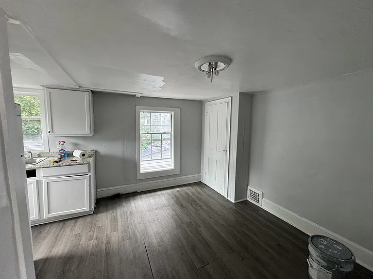 509 W Stephen St — Photo 5