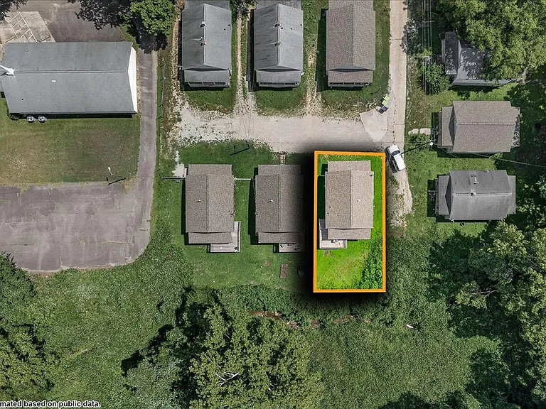 403 Spring Ct — Photo 33