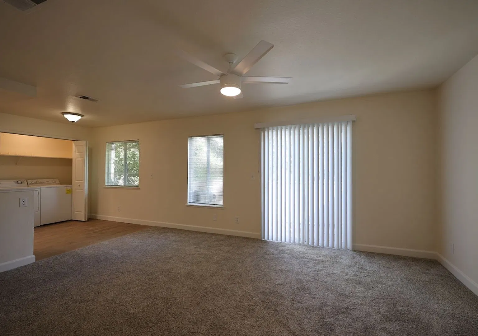 208 Grant-TVS — Photo 2