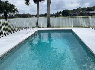 592 Crossfield Cir, Naples, FL 34104