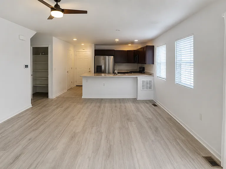 2568 Trio Falls Dr — Photo 2