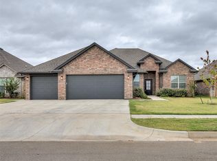 2913 Summit Hollow Dr, Norman, OK 73071